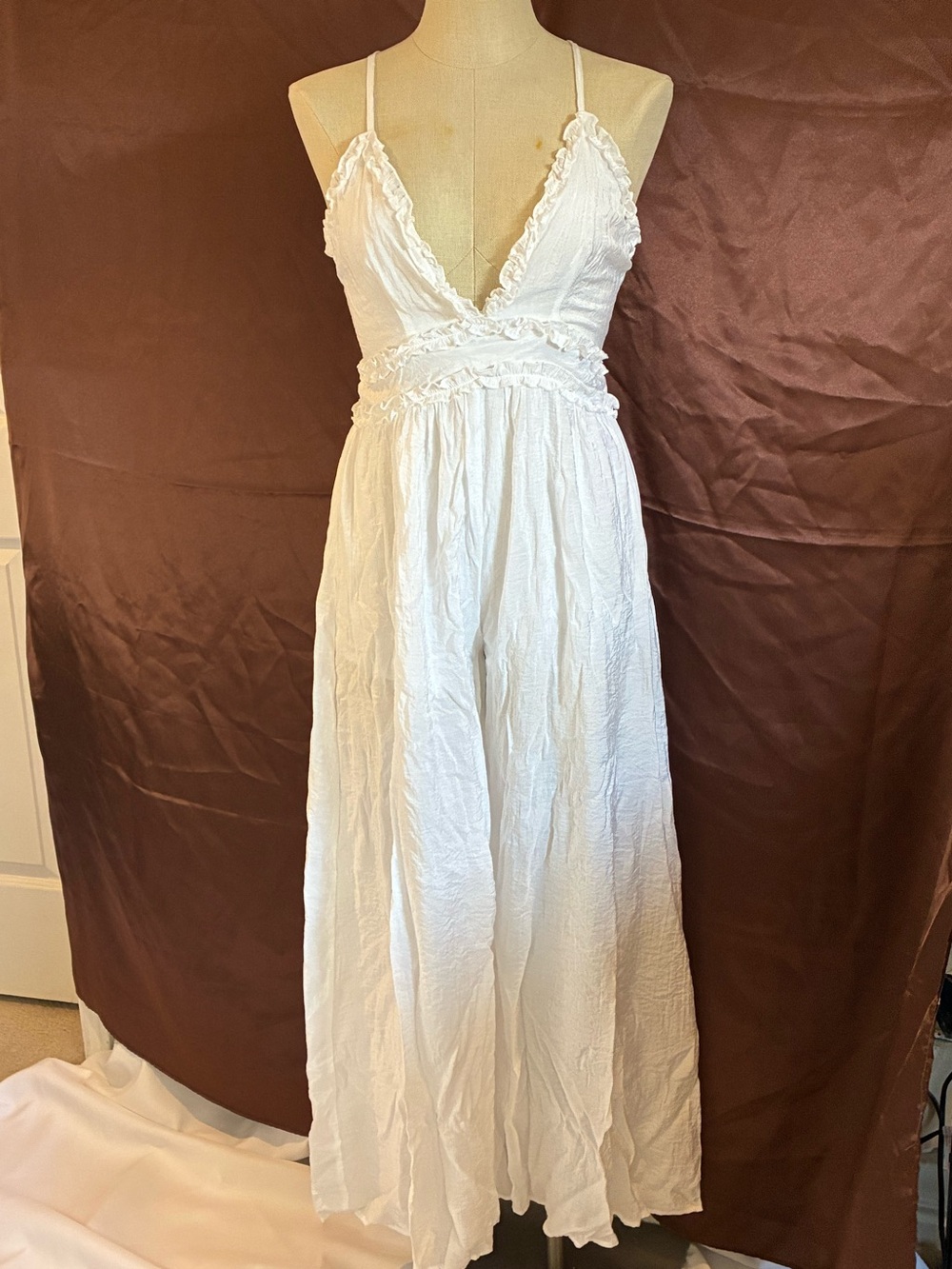 Angel Biba white strappy wide leg jumpsuit plunging V neck ruffle trim size M